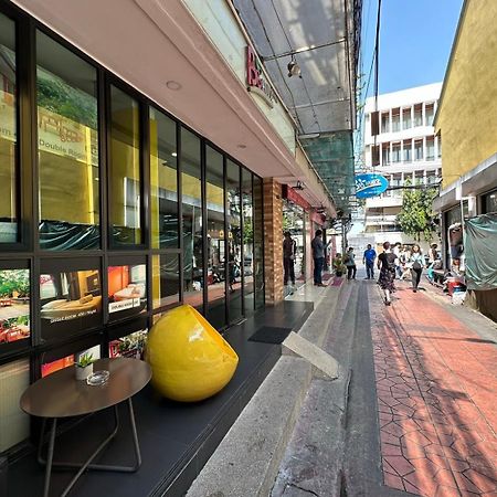 Hotel Bbhouse Phra Athit Bangkok Esterno foto