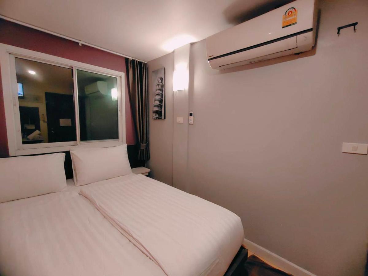 Hotel Bbhouse Phra Athit Bangkok Esterno foto