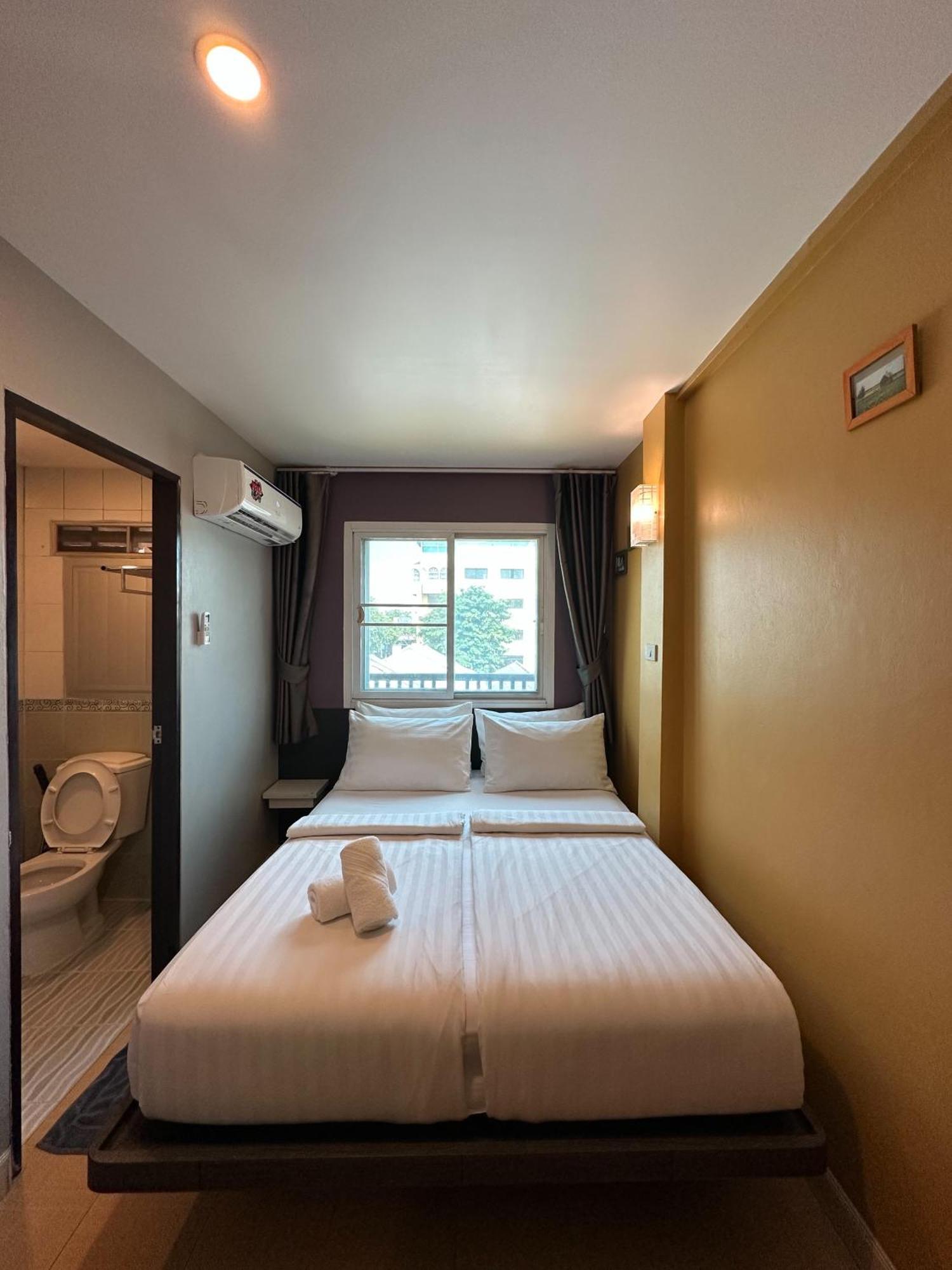 Hotel Bbhouse Phra Athit Bangkok Esterno foto