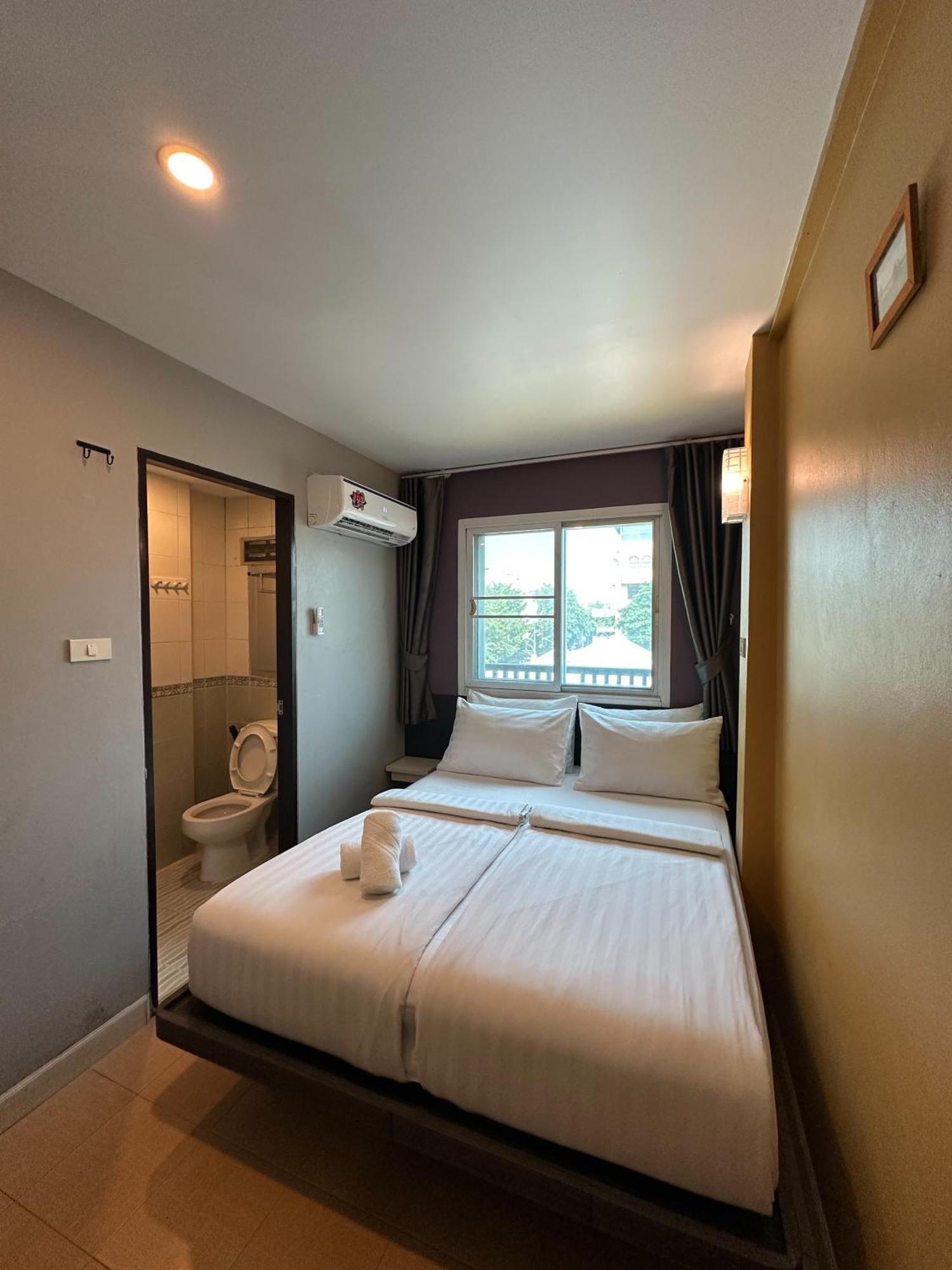 Hotel Bbhouse Phra Athit Bangkok Esterno foto